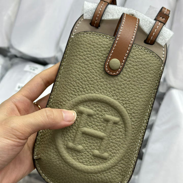Elegant Vellum Armor Convertible Crossbody Wallet Bag for Women